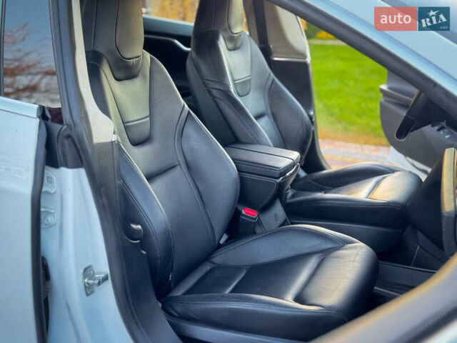 Білий Тесла Модель С, об'ємом двигуна 0 л та пробігом 189 тис. км за 12900 $, фото 28 на Automoto.ua