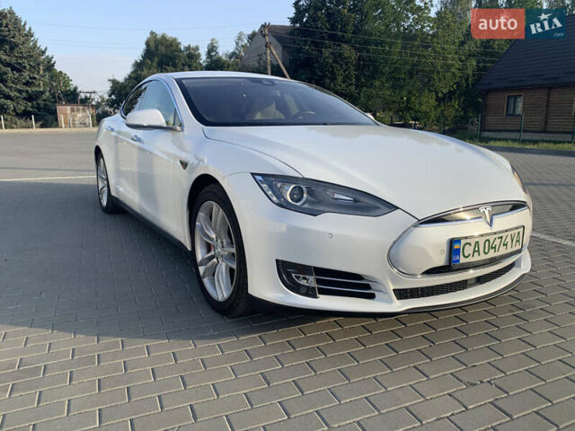 Белый Тесла Модель С, объемом двигателя 0 л и пробегом 106 тыс. км за 17300 $, фото 1 на Automoto.ua