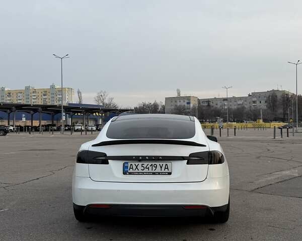 Білий Тесла Модель С, об'ємом двигуна 0 л та пробігом 144 тис. км за 16500 $, фото 3 на Automoto.ua