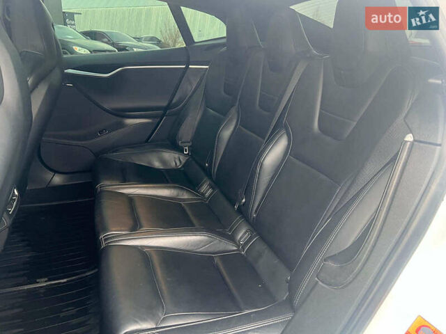 Белый Тесла Модель С, объемом двигателя 0 л и пробегом 225 тыс. км за 15940 $, фото 23 на Automoto.ua