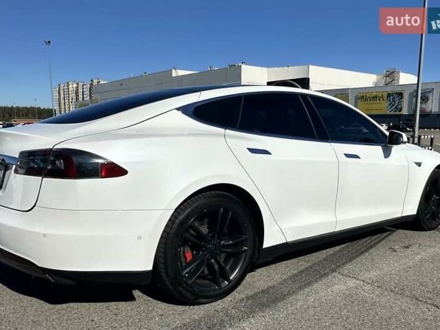 Белый Тесла Модель С, объемом двигателя 0 л и пробегом 132 тыс. км за 13500 $, фото 4 на Automoto.ua