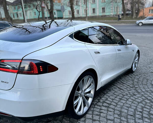 Білий Тесла Модель С, об'ємом двигуна 0 л та пробігом 174 тис. км за 24900 $, фото 6 на Automoto.ua