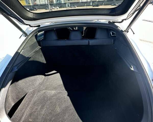 Белый Тесла Модель С, объемом двигателя 0 л и пробегом 132 тыс. км за 13500 $, фото 11 на Automoto.ua