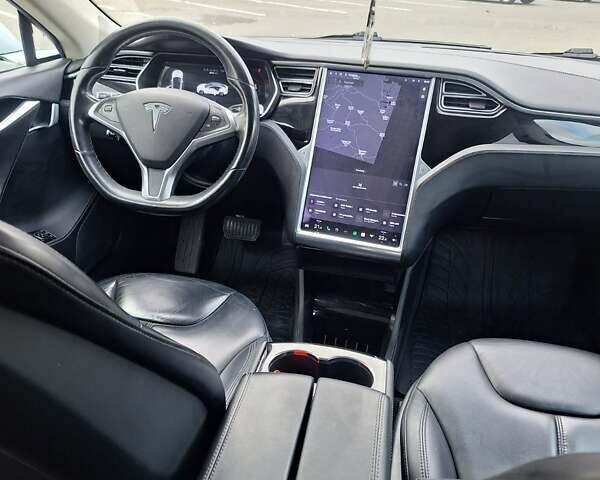 Белый Тесла Модель С, объемом двигателя 0 л и пробегом 240 тыс. км за 15500 $, фото 9 на Automoto.ua