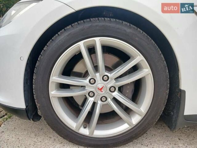 Белый Тесла Модель С, объемом двигателя 0 л и пробегом 135 тыс. км за 14500 $, фото 10 на Automoto.ua