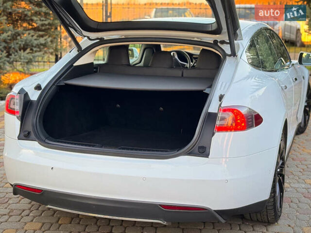 Білий Тесла Модель С, об'ємом двигуна 0 л та пробігом 189 тис. км за 12900 $, фото 53 на Automoto.ua