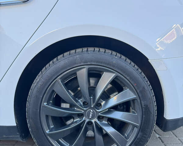 Белый Тесла Модель С, объемом двигателя 0 л и пробегом 108 тыс. км за 14950 $, фото 20 на Automoto.ua