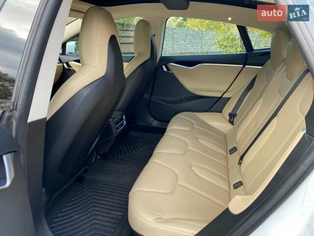 Білий Тесла Модель С, об'ємом двигуна 0 л та пробігом 179 тис. км за 12650 $, фото 5 на Automoto.ua