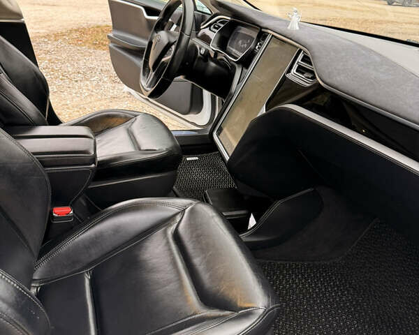 Белый Тесла Модель С, объемом двигателя 0 л и пробегом 193 тыс. км за 13055 $, фото 17 на Automoto.ua