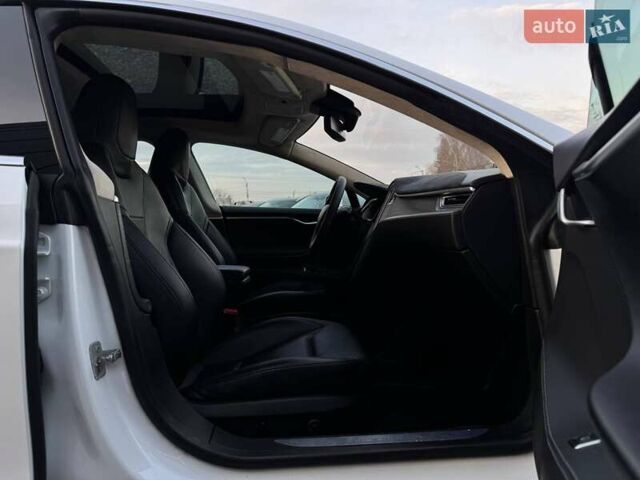 Білий Тесла Модель С, об'ємом двигуна 0 л та пробігом 470 тис. км за 13700 $, фото 58 на Automoto.ua