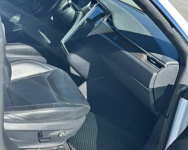 Белый Тесла Модель С, объемом двигателя 0 л и пробегом 132 тыс. км за 13500 $, фото 8 на Automoto.ua