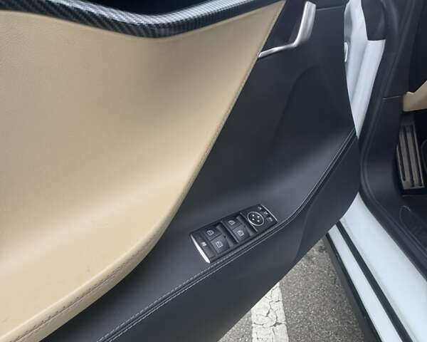 Білий Тесла Модель С, об'ємом двигуна 0 л та пробігом 172 тис. км за 14900 $, фото 13 на Automoto.ua