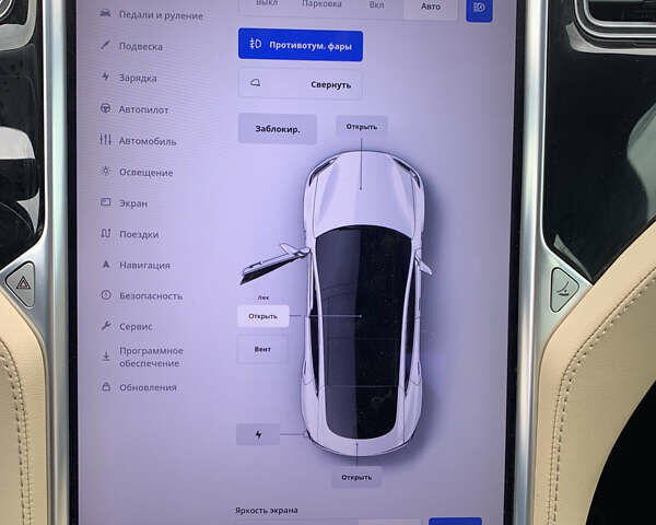 Белый Тесла Модель С, объемом двигателя 0 л и пробегом 184 тыс. км за 16000 $, фото 18 на Automoto.ua