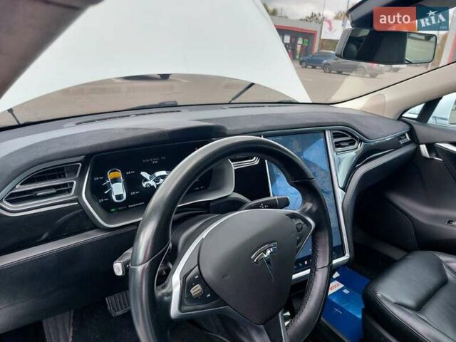 Белый Тесла Модель С, объемом двигателя 0 л и пробегом 120 тыс. км за 16100 $, фото 8 на Automoto.ua