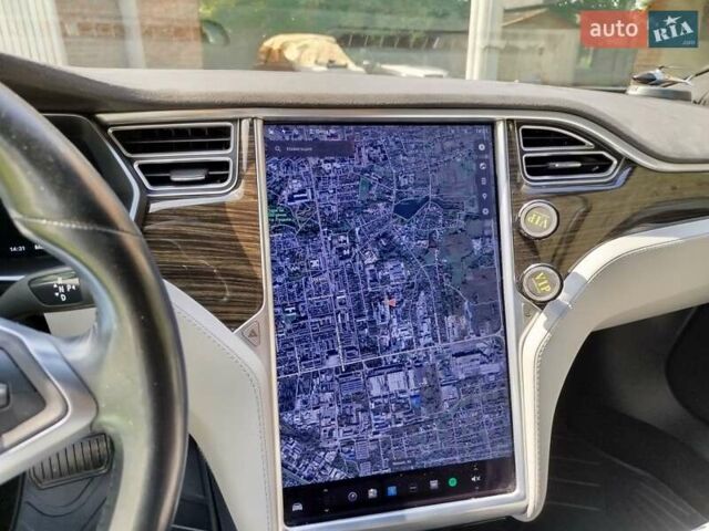 Білий Тесла Модель С, об'ємом двигуна 0 л та пробігом 253 тис. км за 15000 $, фото 22 на Automoto.ua