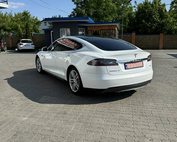 Белый Тесла Модель С, объемом двигателя 0 л и пробегом 205 тыс. км за 14200 $, фото 7 на Automoto.ua