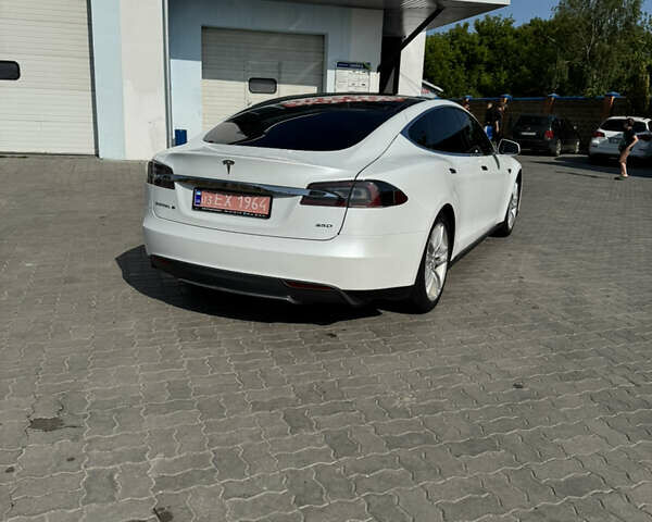 Белый Тесла Модель С, объемом двигателя 0 л и пробегом 205 тыс. км за 14200 $, фото 5 на Automoto.ua