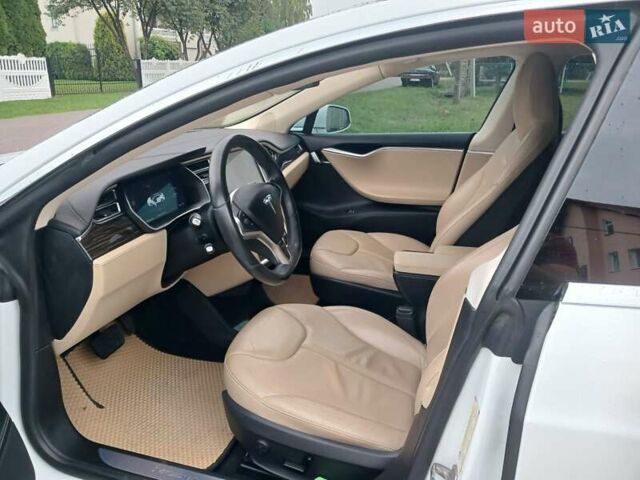 Белый Тесла Модель С, объемом двигателя 0 л и пробегом 135 тыс. км за 14500 $, фото 13 на Automoto.ua