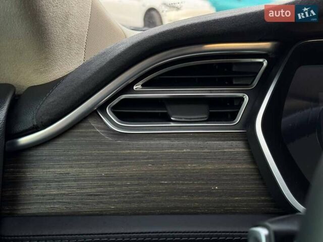 Білий Тесла Модель С, об'ємом двигуна 0 л та пробігом 470 тис. км за 13700 $, фото 37 на Automoto.ua