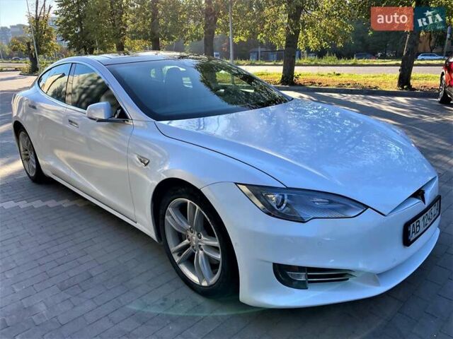 Белый Тесла Модель С, объемом двигателя 0 л и пробегом 126 тыс. км за 19700 $, фото 14 на Automoto.ua