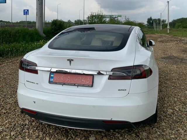 Белый Тесла Модель С, объемом двигателя 0 л и пробегом 184 тыс. км за 15500 $, фото 4 на Automoto.ua