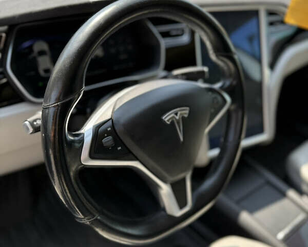 Белый Тесла Модель С, объемом двигателя 0 л и пробегом 156 тыс. км за 20000 $, фото 28 на Automoto.ua