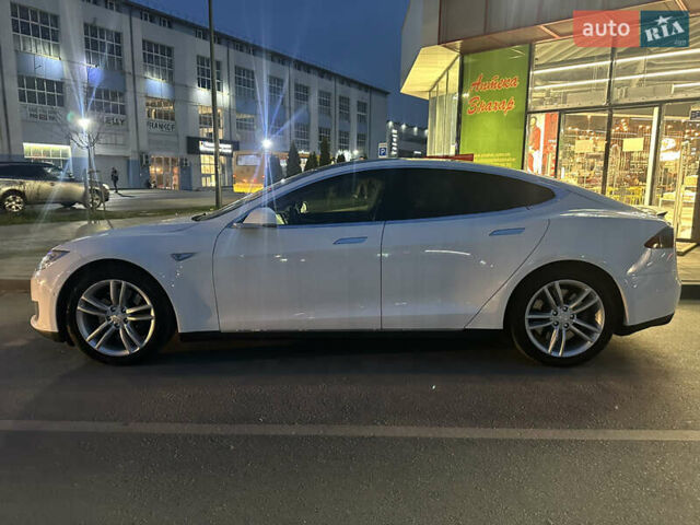 Білий Тесла Модель С, об'ємом двигуна 0 л та пробігом 250 тис. км за 13500 $, фото 8 на Automoto.ua