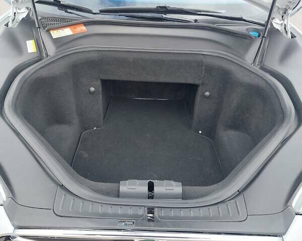 Белый Тесла Модель С, объемом двигателя 0 л и пробегом 120 тыс. км за 16100 $, фото 32 на Automoto.ua