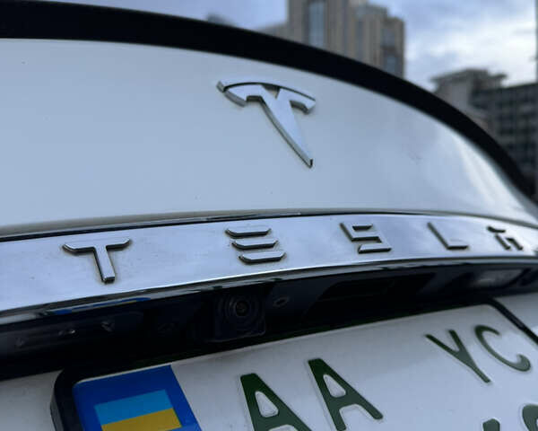 Білий Тесла Модель С, об'ємом двигуна 0 л та пробігом 111 тис. км за 16000 $, фото 9 на Automoto.ua