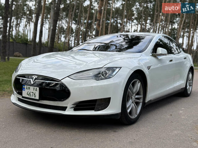 Тесла Модель С 2015 в Житомире на Automoto.ua Белый Тесла Модель С, объемом двигателя 0 л и пробегом 97 тыс. км за 14500 $, фото 2 на Automoto.ua