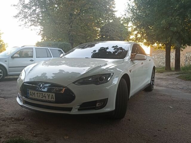 Білий Тесла Модель С, об'ємом двигуна 0 л та пробігом 170 тис. км за 16950 $, фото 6 на Automoto.ua