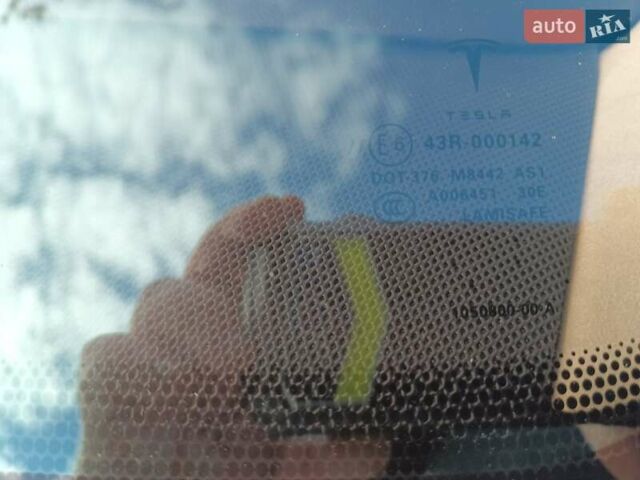Білий Тесла Модель С, об'ємом двигуна 0 л та пробігом 118 тис. км за 15000 $, фото 2 на Automoto.ua