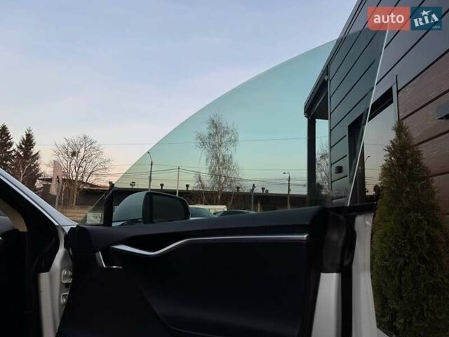 Білий Тесла Модель С, об'ємом двигуна 0 л та пробігом 470 тис. км за 13700 $, фото 55 на Automoto.ua