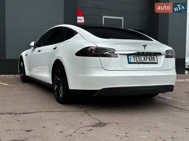 Белый Тесла Модель С, объемом двигателя 0 л и пробегом 239 тыс. км за 15999 $, фото 7 на Automoto.ua