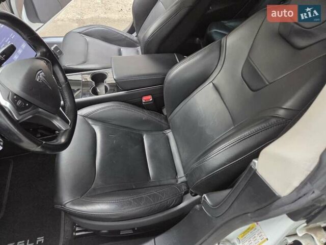 Білий Тесла Модель С, об'ємом двигуна 0 л та пробігом 237 тис. км за 14500 $, фото 1 на Automoto.ua