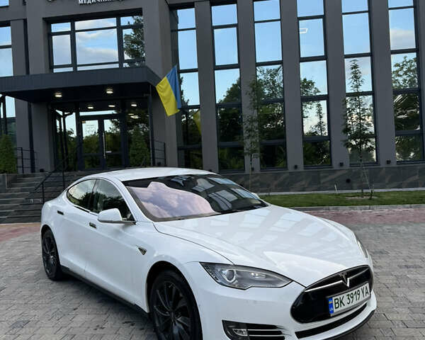 Белый Тесла Модель С, объемом двигателя 0 л и пробегом 108 тыс. км за 16500 $, фото 23 на Automoto.ua