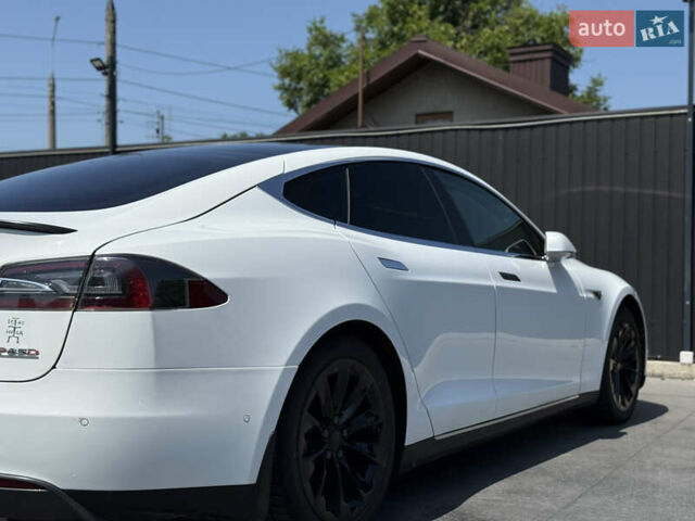 Белый Тесла Модель С, объемом двигателя 0 л и пробегом 156 тыс. км за 20000 $, фото 12 на Automoto.ua