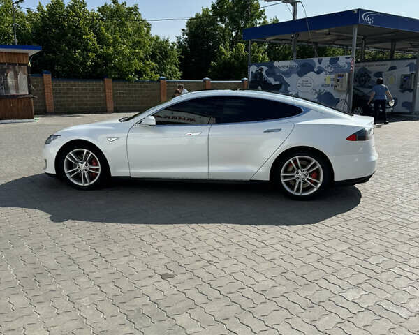 Белый Тесла Модель С, объемом двигателя 0 л и пробегом 205 тыс. км за 14200 $, фото 8 на Automoto.ua