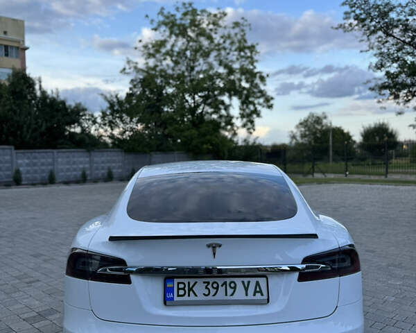 Белый Тесла Модель С, объемом двигателя 0 л и пробегом 108 тыс. км за 16500 $, фото 8 на Automoto.ua
