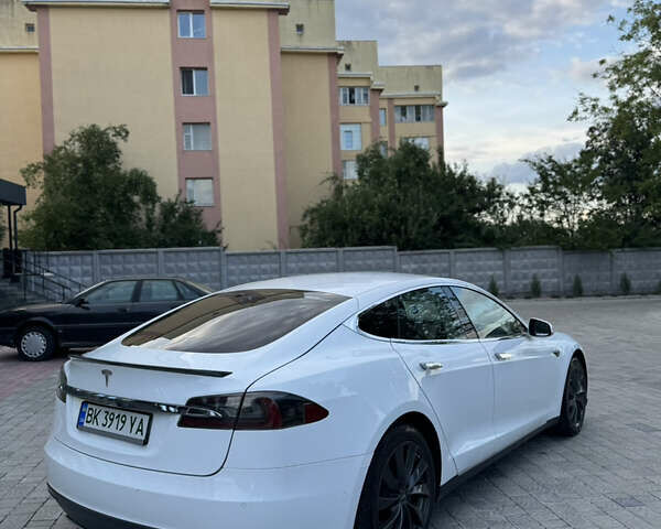 Белый Тесла Модель С, объемом двигателя 0 л и пробегом 108 тыс. км за 16500 $, фото 7 на Automoto.ua