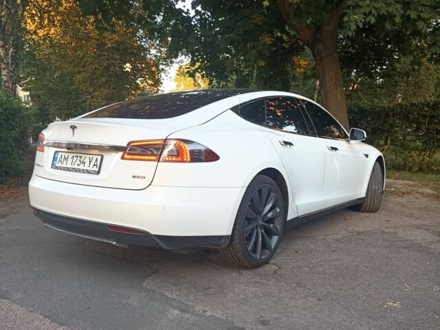Білий Тесла Модель С, об'ємом двигуна 0 л та пробігом 170 тис. км за 16950 $, фото 3 на Automoto.ua