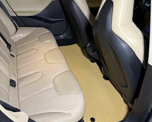 Белый Тесла Модель С, объемом двигателя 0 л и пробегом 220 тыс. км за 17300 $, фото 13 на Automoto.ua