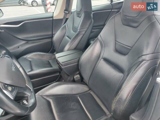 Белый Тесла Модель С, объемом двигателя 0 л и пробегом 120 тыс. км за 16100 $, фото 10 на Automoto.ua