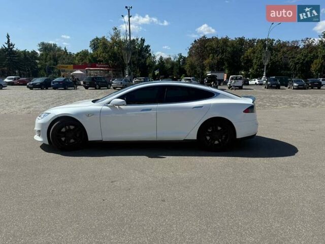 Белый Тесла Модель С, объемом двигателя 0 л и пробегом 146 тыс. км за 16200 $, фото 1 на Automoto.ua