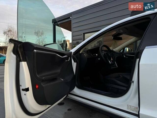 Білий Тесла Модель С, об'ємом двигуна 0 л та пробігом 470 тис. км за 13700 $, фото 28 на Automoto.ua