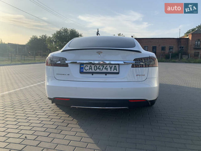 Белый Тесла Модель С, объемом двигателя 0 л и пробегом 106 тыс. км за 17300 $, фото 5 на Automoto.ua