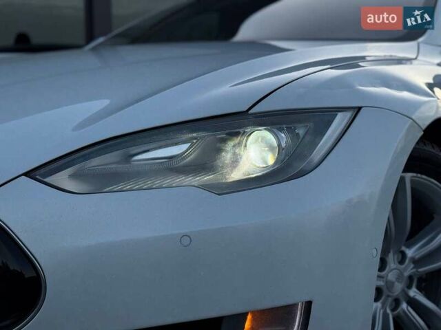 Білий Тесла Модель С, об'ємом двигуна 0 л та пробігом 470 тис. км за 13700 $, фото 4 на Automoto.ua