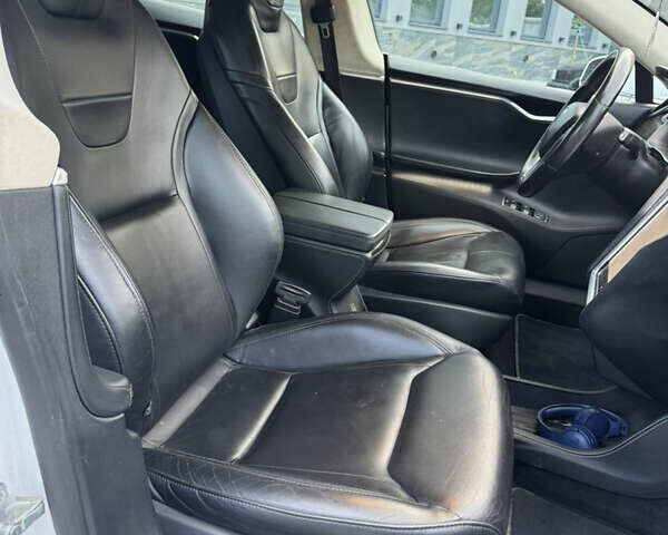 Белый Тесла Модель С, объемом двигателя 0 л и пробегом 108 тыс. км за 16500 $, фото 14 на Automoto.ua