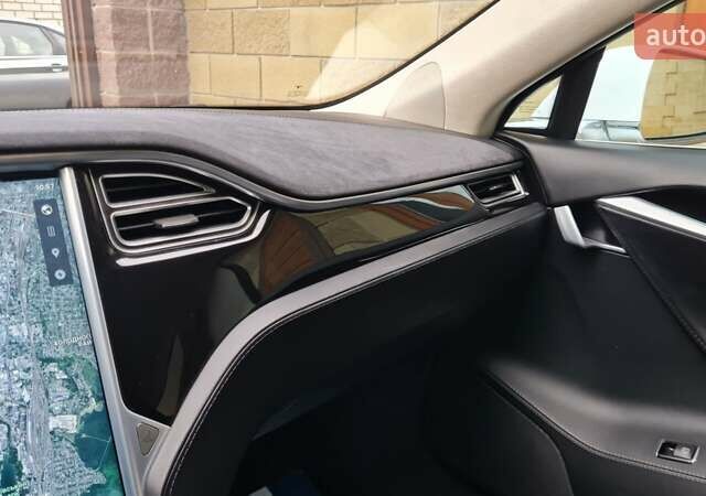 Белый Тесла Модель С, объемом двигателя 0 л и пробегом 120 тыс. км за 16100 $, фото 19 на Automoto.ua