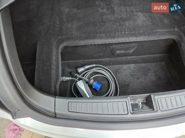 Білий Тесла Модель С, об'ємом двигуна 0 л та пробігом 237 тис. км за 14500 $, фото 12 на Automoto.ua